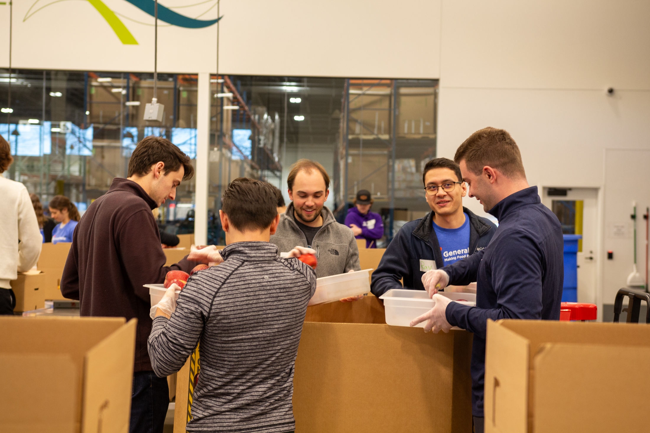 General Mills employees volunteering at Second Harvest Heartland’s Brooklyn Park, Minn. facility